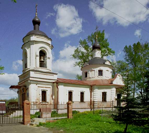 Church of Kazan Icon of the Virgin, Village Laykovo (Odintsovo district).