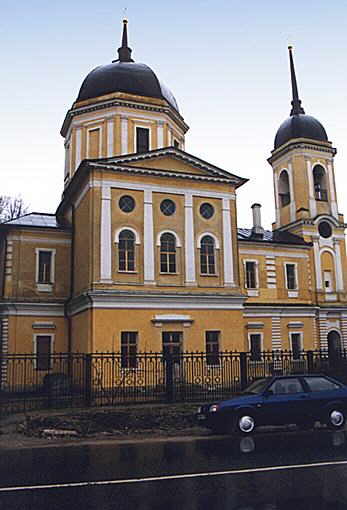 Stoupino district. Semenovskoye. Church of St. Nikolas. XVIII cent.