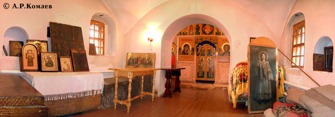 Интерьер Казанского храма Троицкого монастыря. 2002, 7 мая.