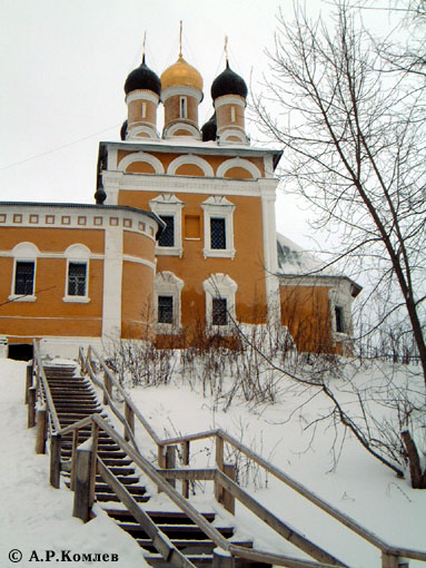 Николо-Набережный храм; вид с южной стороны. 2002, 6 января.