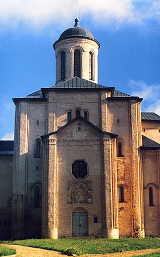 Smolensk. Church of Archangel Michael (Svirskaya). 1191-1194