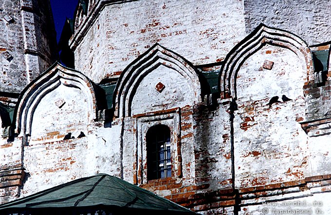 Uglich. Monastery of Alexy. Assumption Church Refectory. Photo 2001